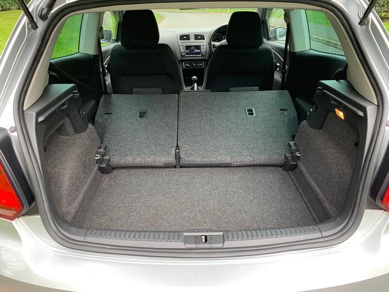 VOLKSWAGEN POLO