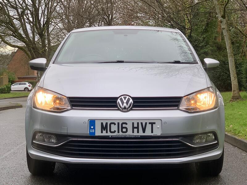 VOLKSWAGEN POLO