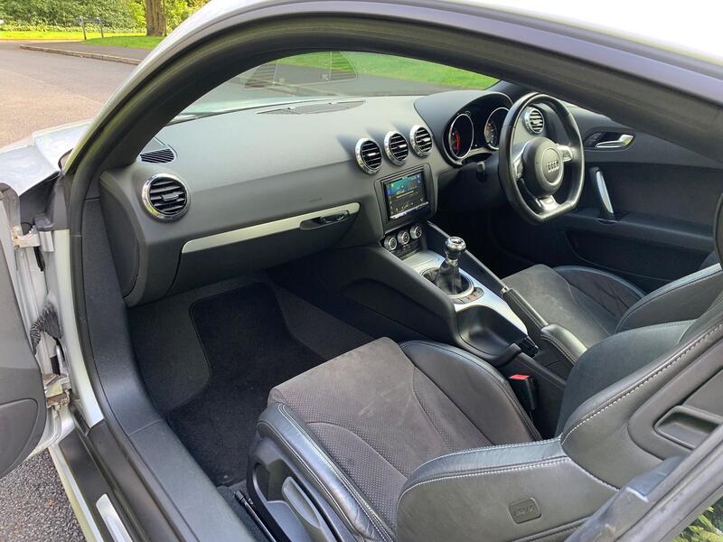 AUDI TT