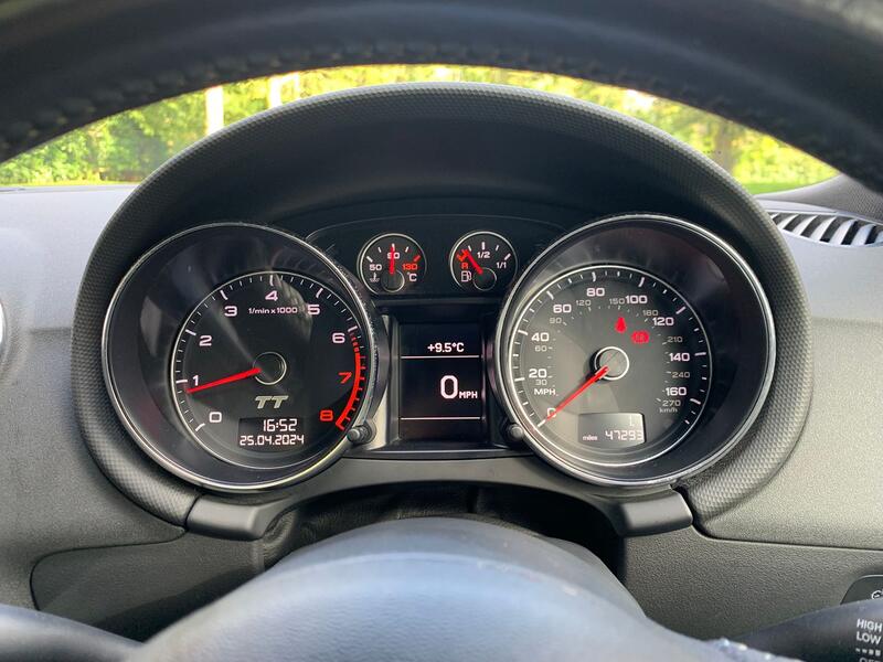 AUDI TT