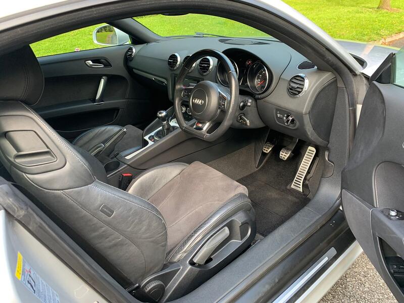 AUDI TT