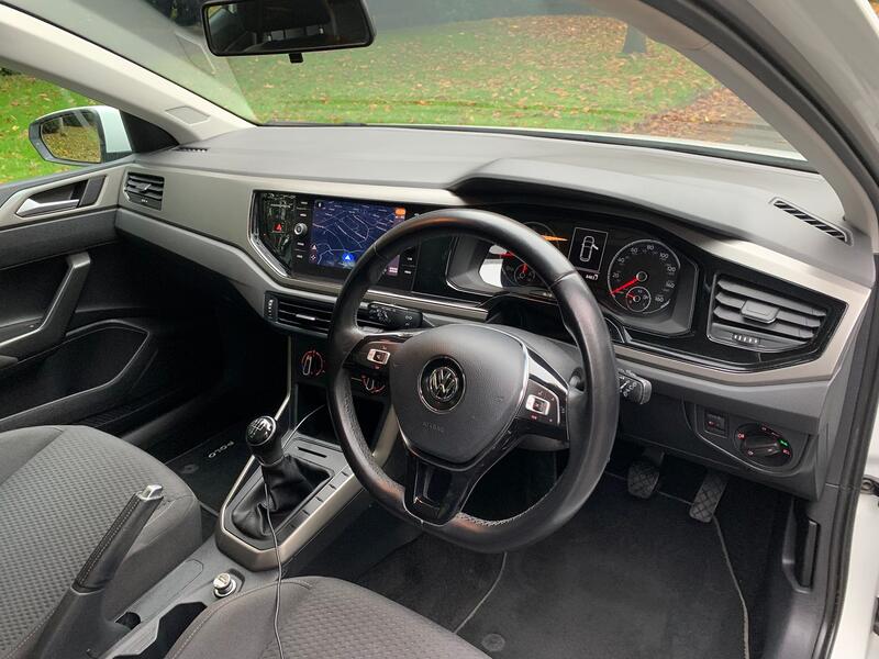 VOLKSWAGEN POLO