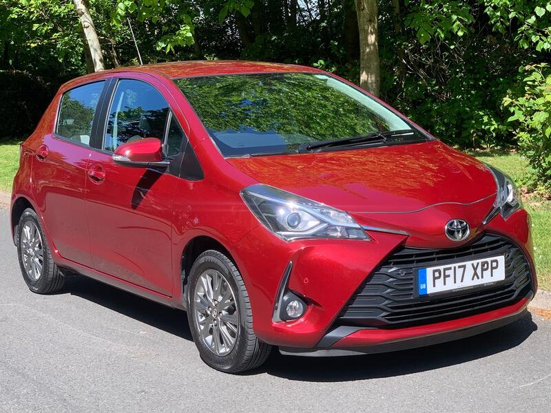 View TOYOTA YARIS 1.5 VVT-i Icon Tech