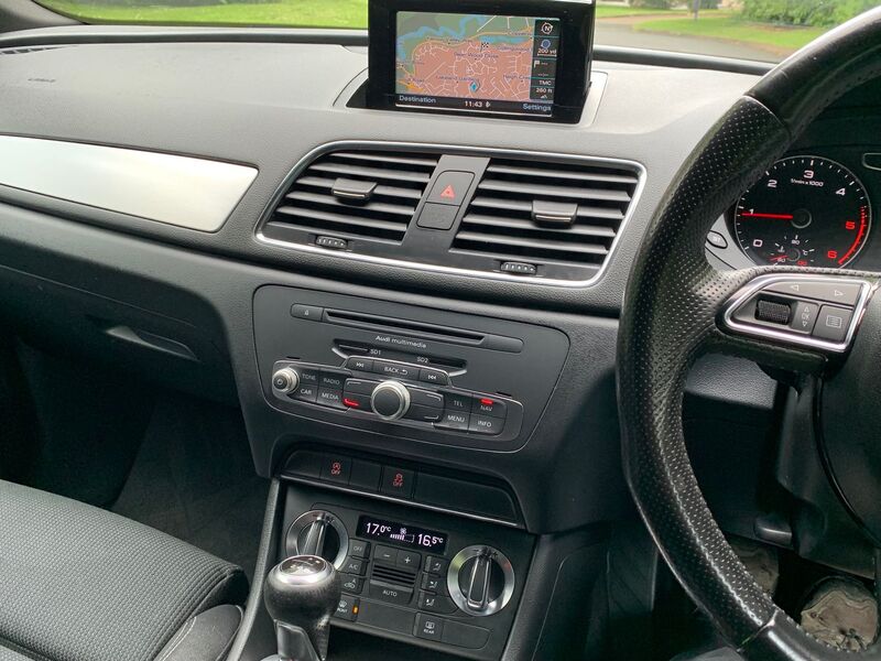 AUDI Q3